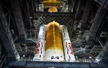 अंतरिक्ष में नया कीर्तिमान, Artemis 2 ने बनाया रिकॉर्ड; Apollo 13 की उपलब्धि को किया पार… अंतरिक्ष में नया कीर्तिमान, Artemis 2 ने बनाया रिकॉर्ड; Apollo 13 की उपलब्धि को किया पार…
