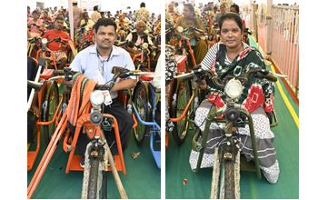 रायपुर : अब किसी का सहारा नहीं, अपने हौसलों के पहियों पर आगे बढ़ रहे बृहस्पति और विष्णु… रायपुर : अब किसी का सहारा नहीं, अपने हौसलों के पहियों पर आगे बढ़ रहे बृहस्पति और विष्णु…