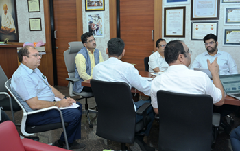 रायपुर : नगरीय प्रशासन विभाग के प्रमुख सचिव श्री सोनमणि बोरा ने ई-बस योजना, पीएम आवास और वेस्ट-टू-एनर्जी परियोजना की समीक्षा की… रायपुर : नगरीय प्रशासन विभाग के प्रमुख सचिव श्री सोनमणि बोरा ने ई-बस योजना, पीएम आवास और वेस्ट-टू-एनर्जी परियोजना की समीक्षा की…